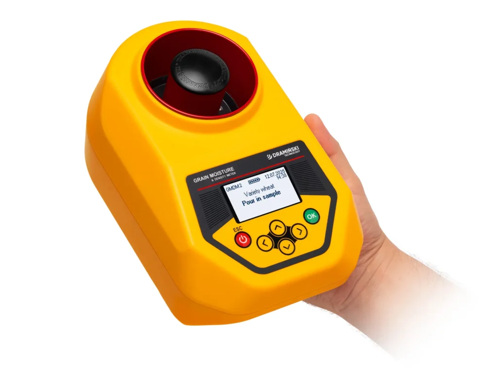 Humidímetro GMDM2 sostenido en la mano